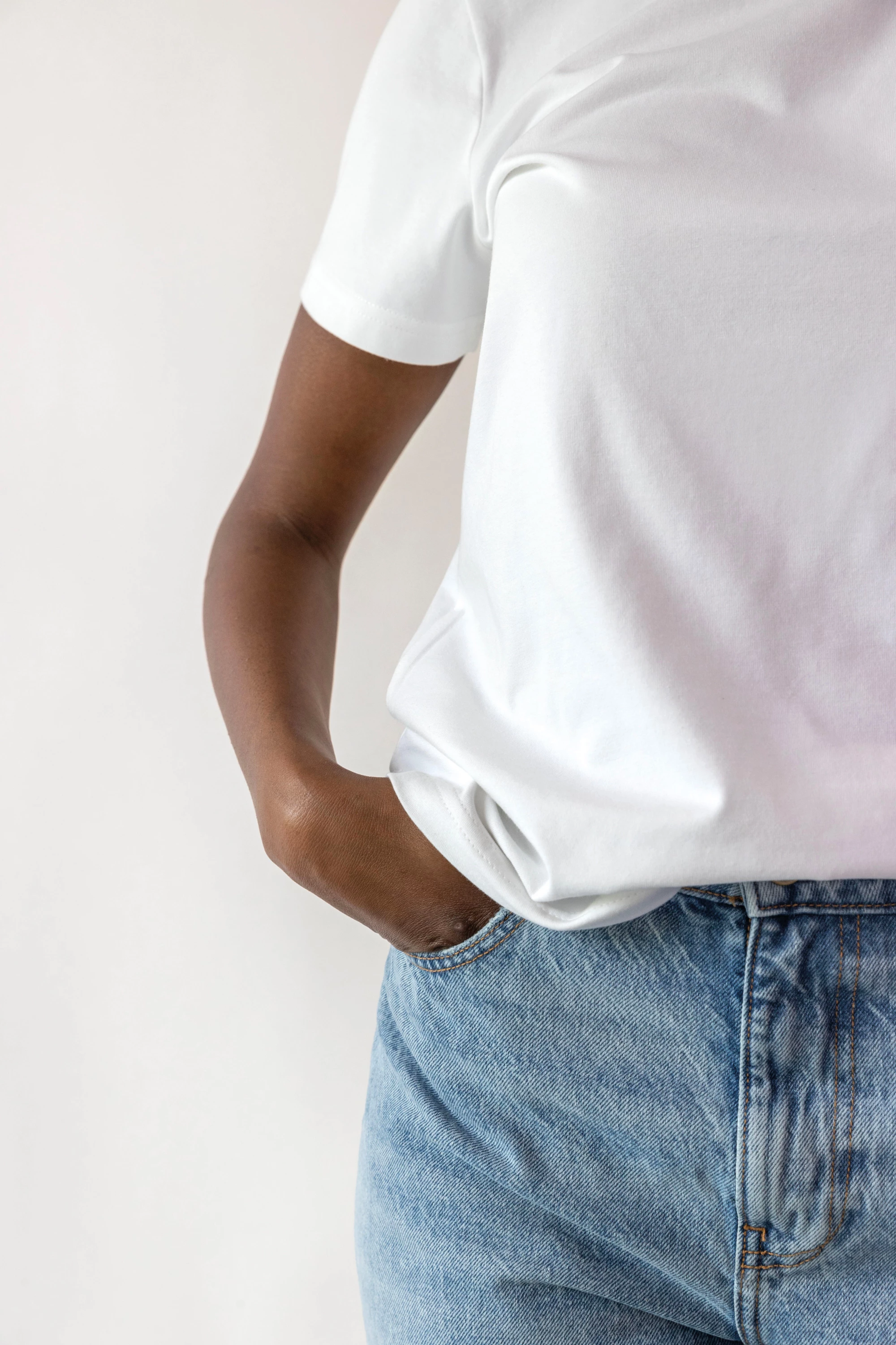 Straight T/ white